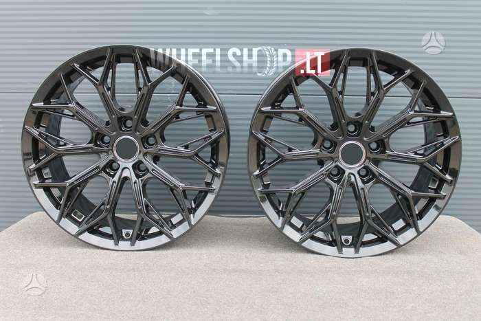 Voxx EU-A1407 Gloss Black, легкосплавные , R17