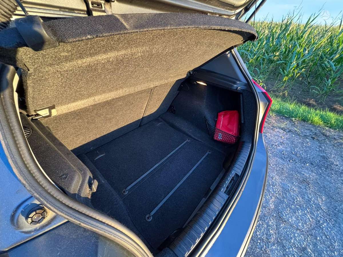 BMW 118, 2.0 l., hatchback