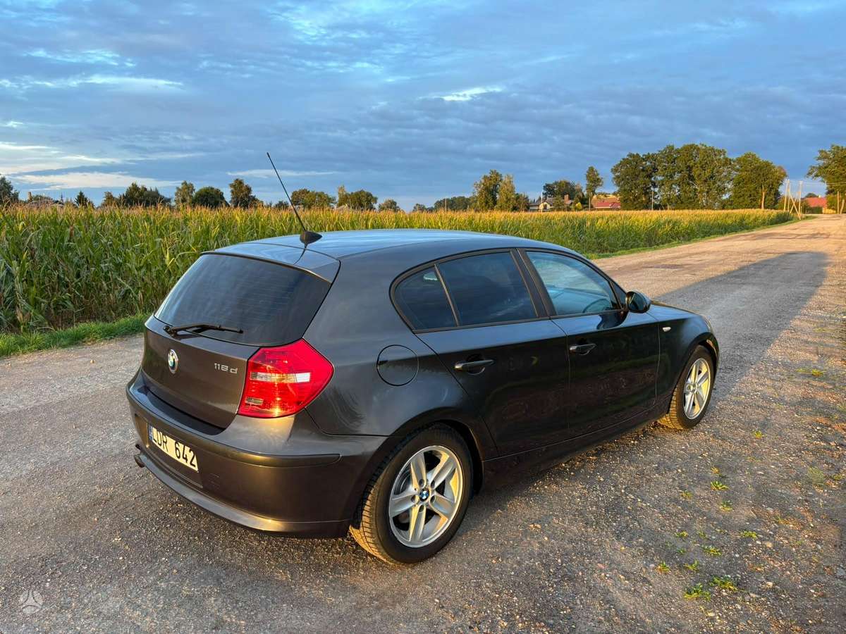 BMW 118, 2.0 l., hatchback