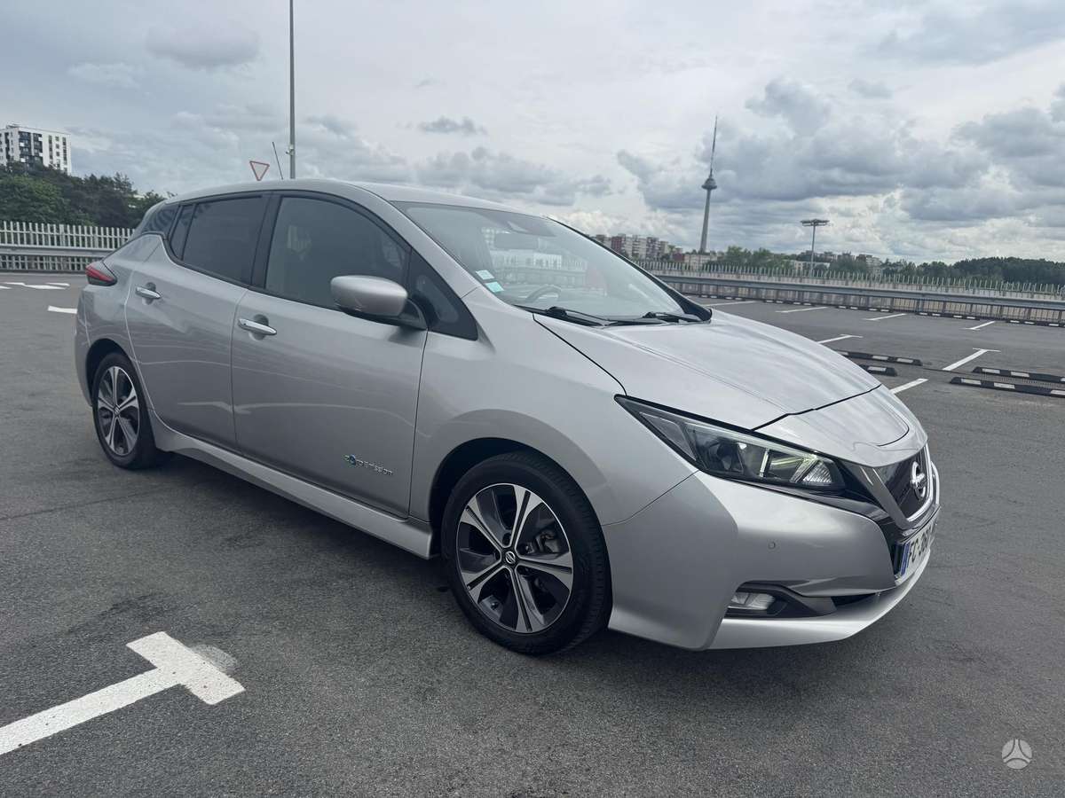Nissan Leaf, 40 kWh, hatchback