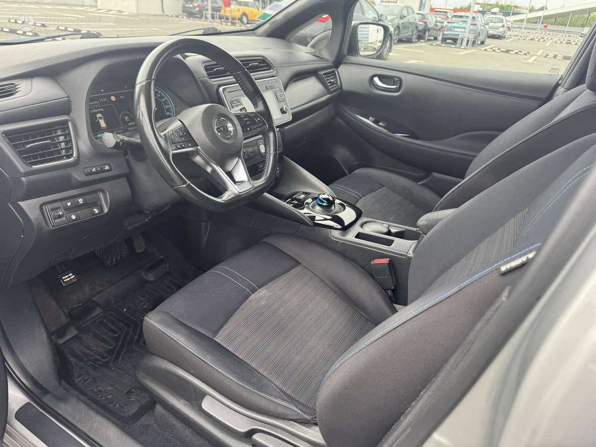 Nissan Leaf, 40 kWh, hatchback