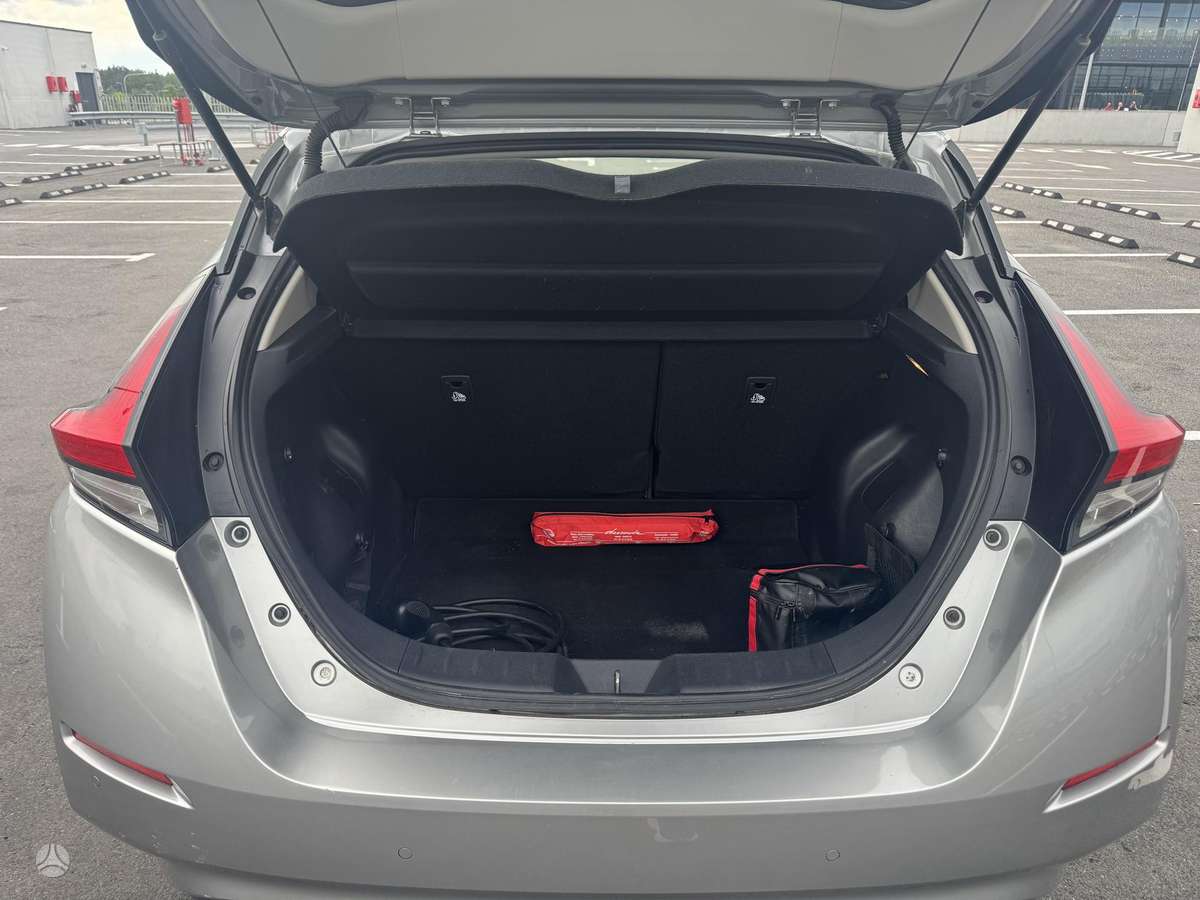 Nissan Leaf, 40 kWh, hatchback