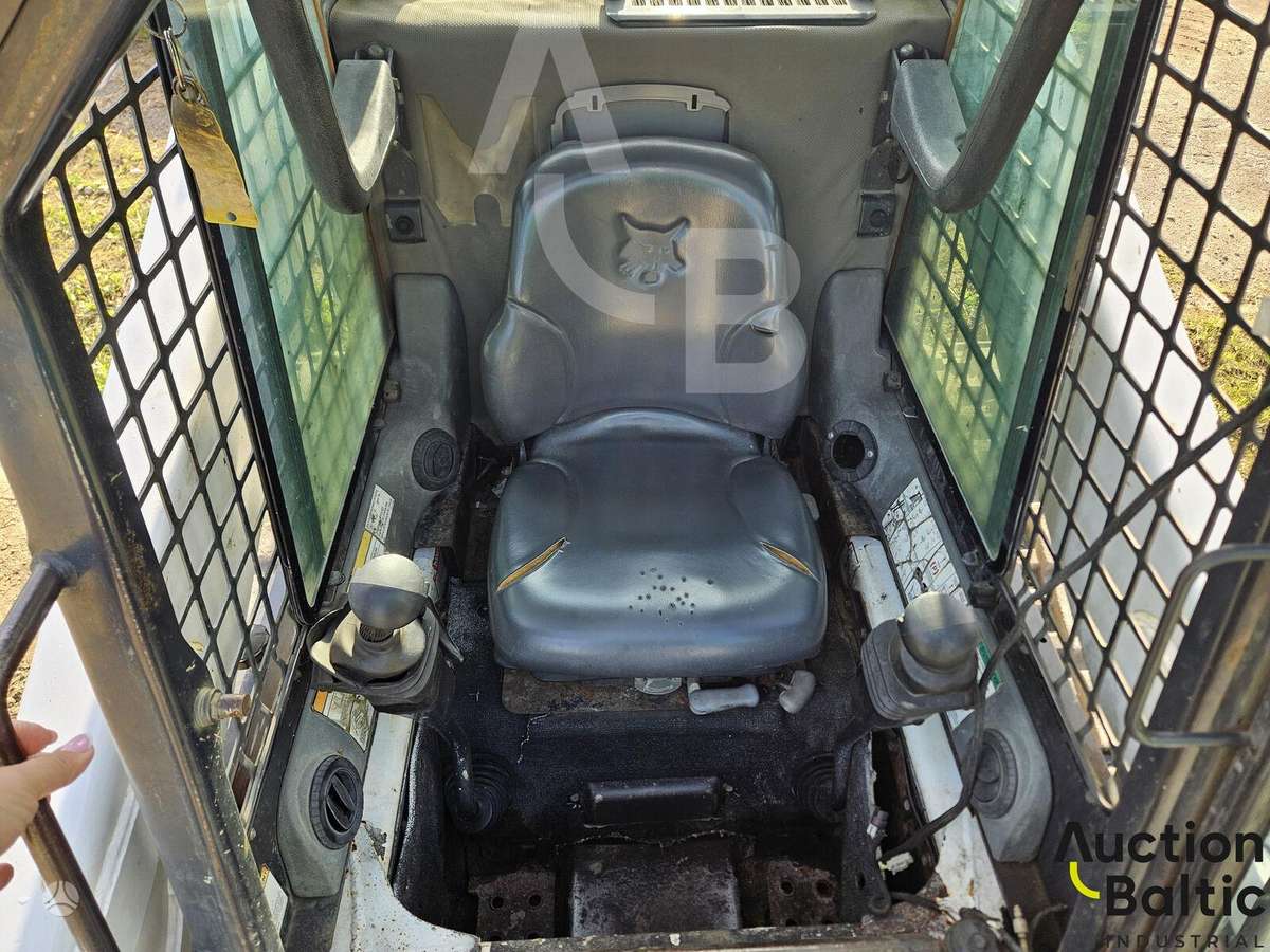 Bobcat T 300, mini krautuvai