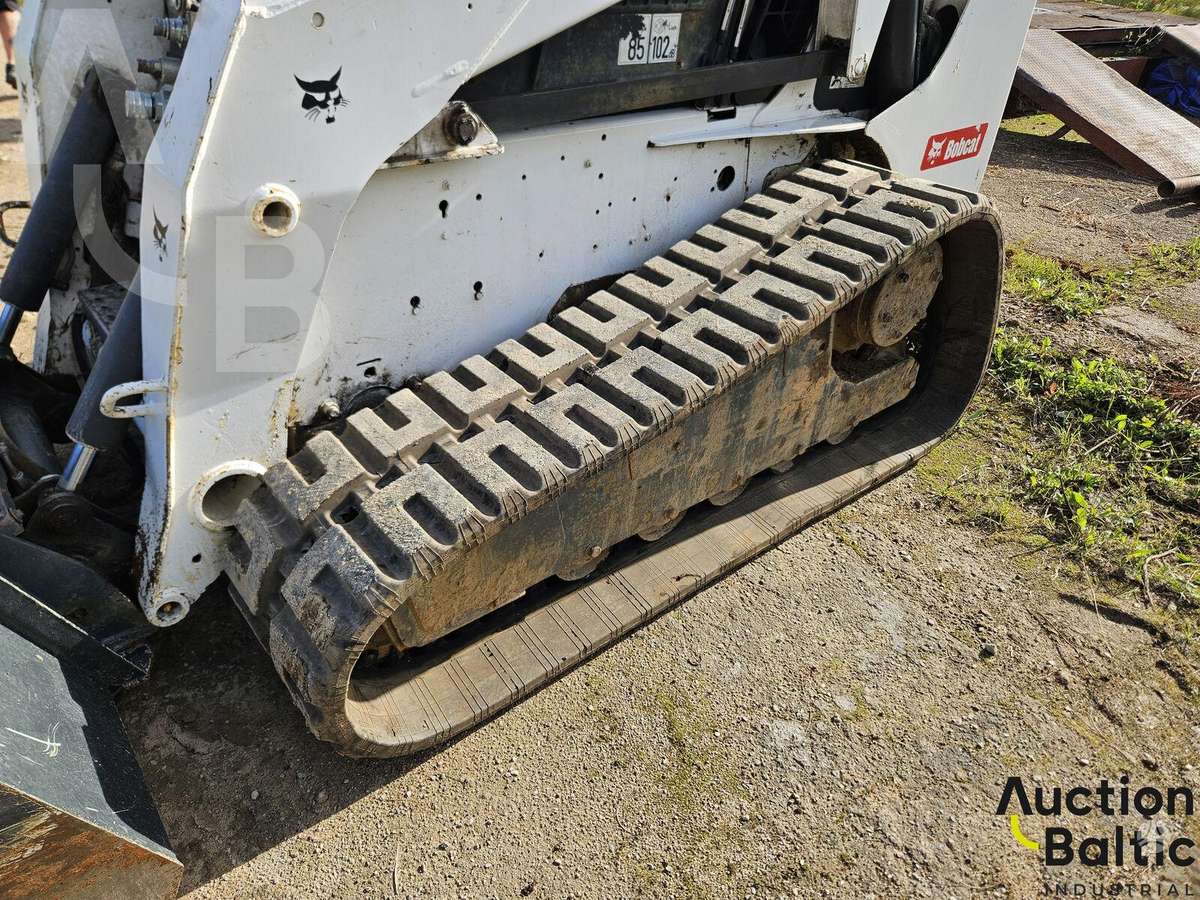 Bobcat T 300, mini loaders