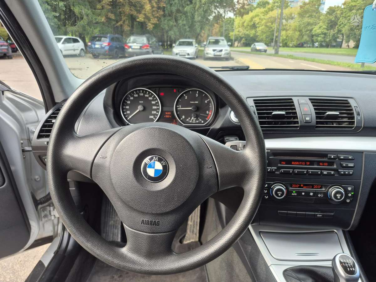 BMW 118, 2.0 l., Хэтчбек