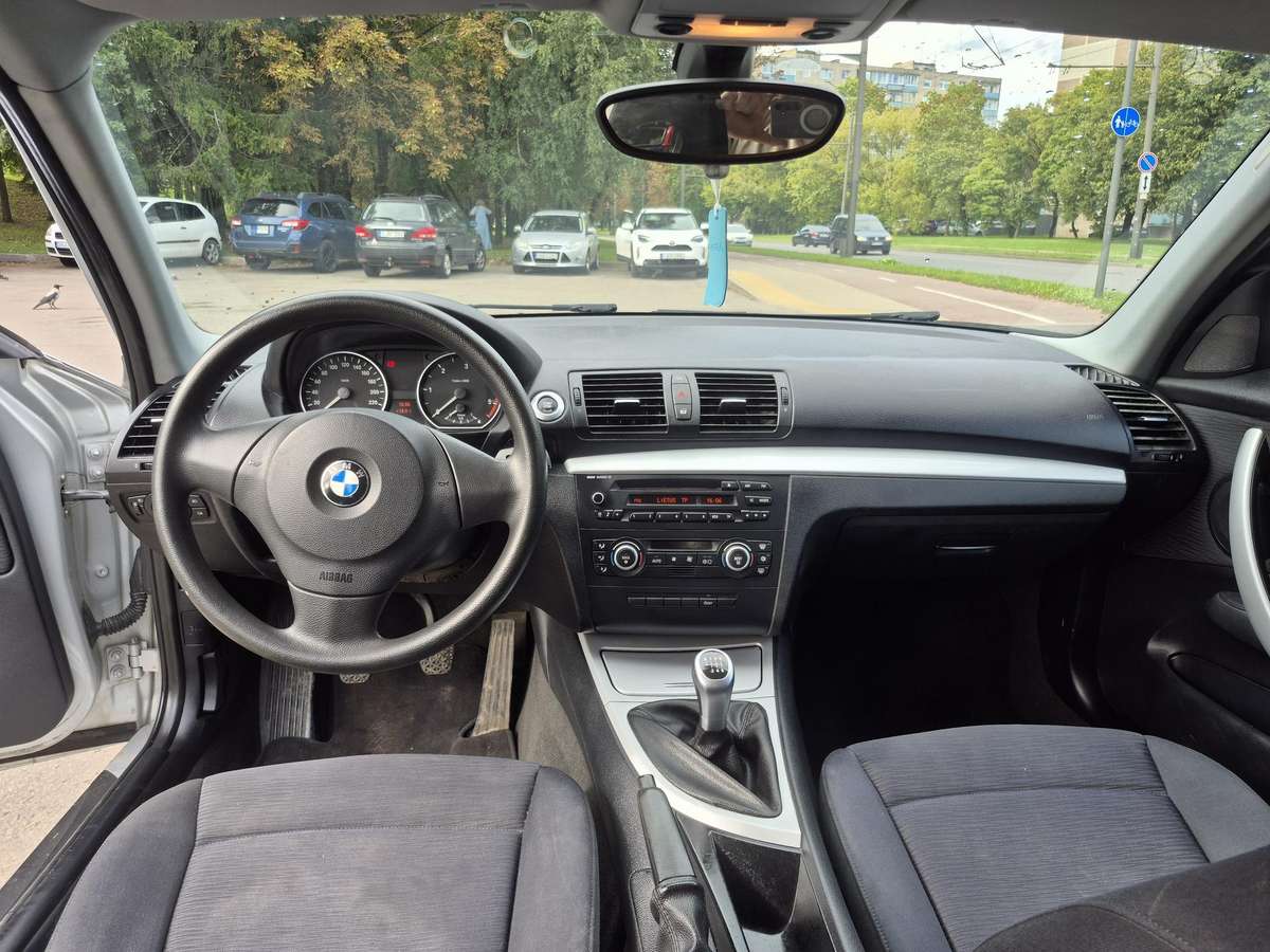 BMW 118, 2.0 l., hatchback
