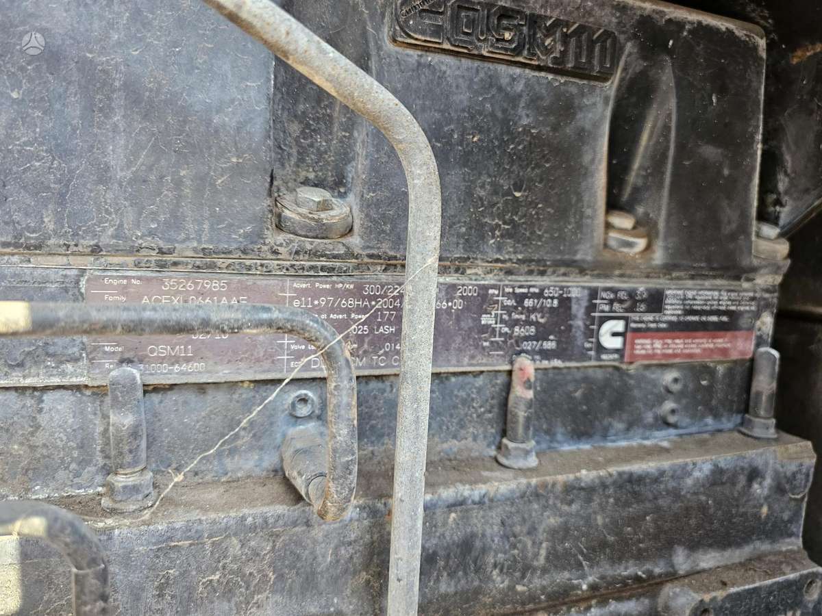 Hitachi ZW330, фронтальные погрузчики