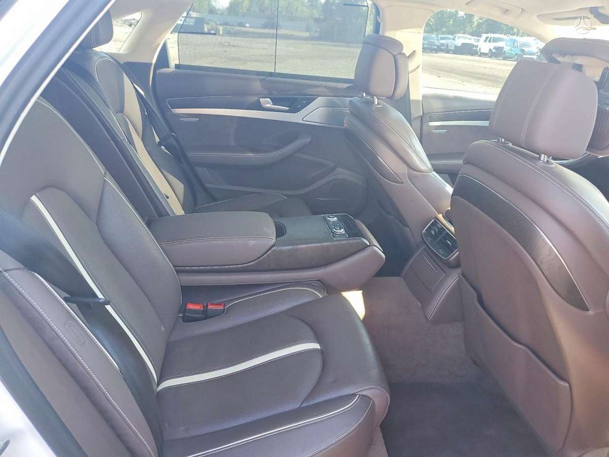 Audi A8 L, 4.0 l., Седан