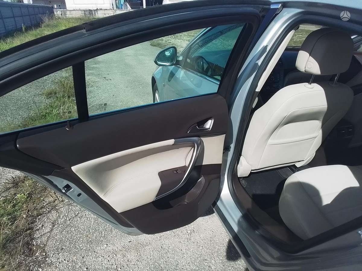 Opel Insignia, 2.0 l., Хэтчбек