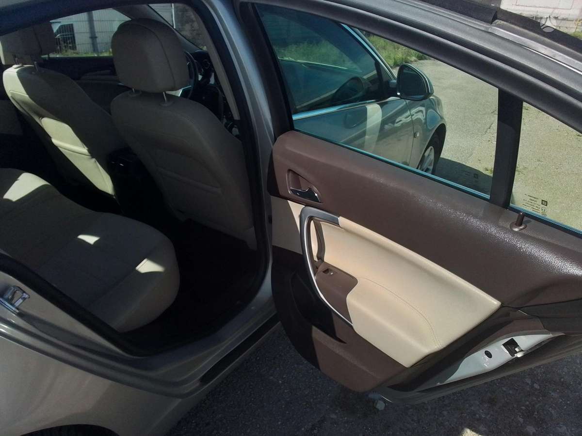Opel Insignia, 2.0 l., Хэтчбек