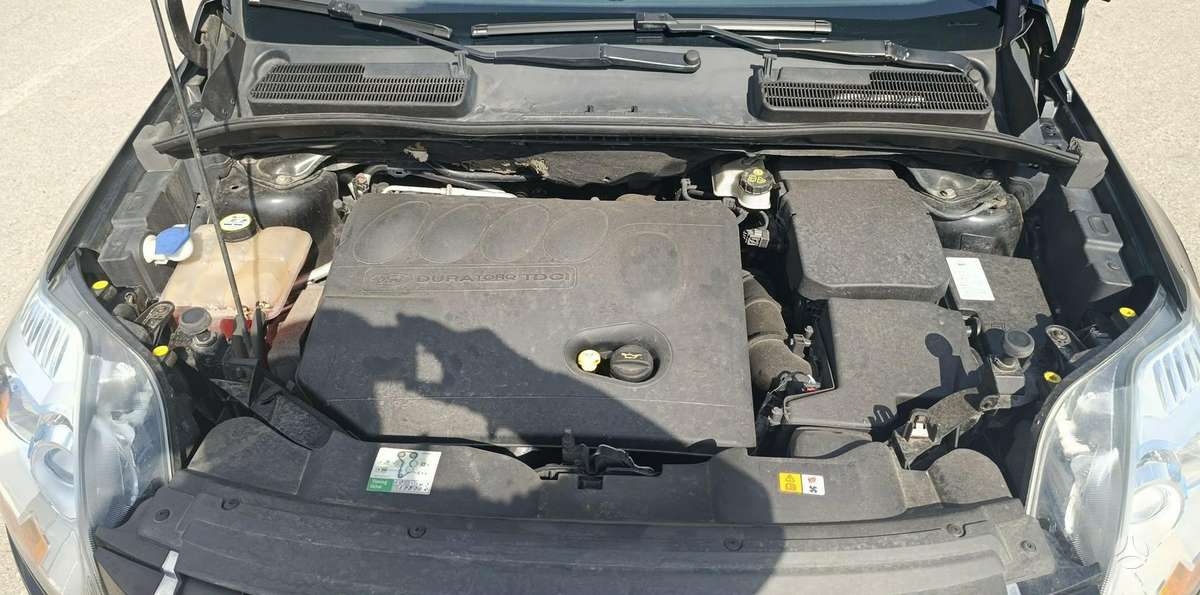 Ford Kuga 2009 — photo 10
