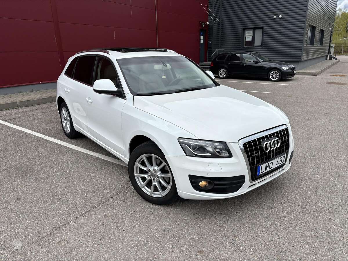 Audi Q5, 2.0 l., off-road / crossover