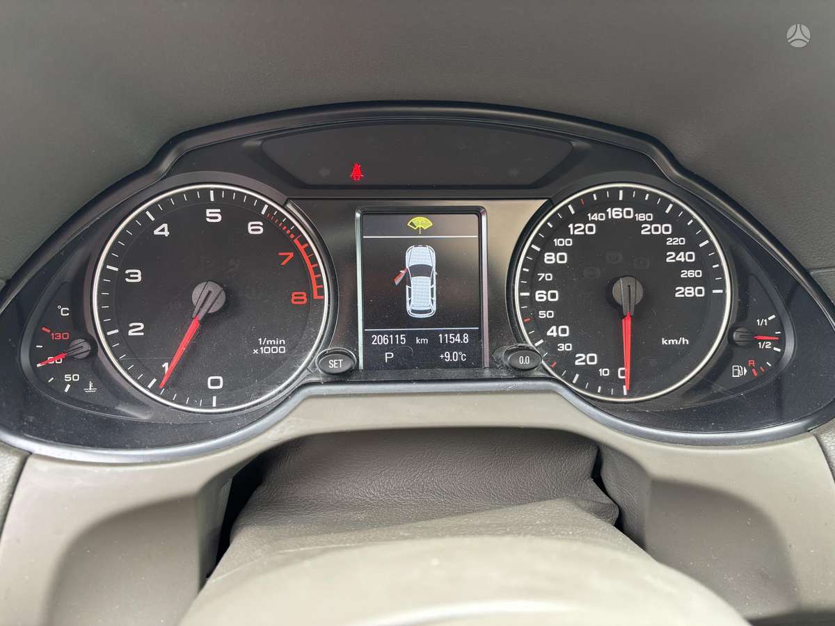 Audi Q5, 2.0 l., off-road / crossover