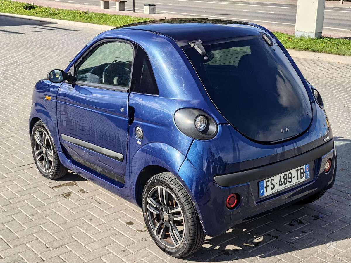 Microcar DUE, 0.5 l., Хэтчбек