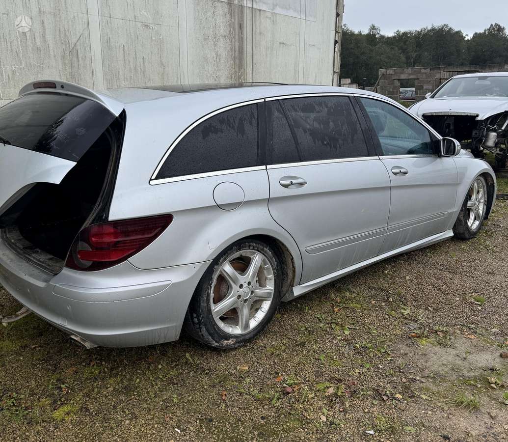 Mercedes-Benz R320