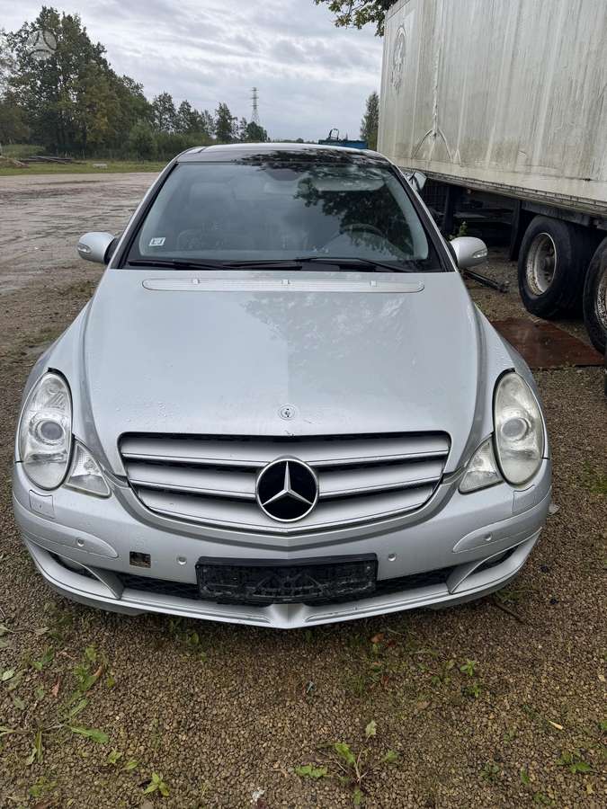 Mercedes-Benz R320