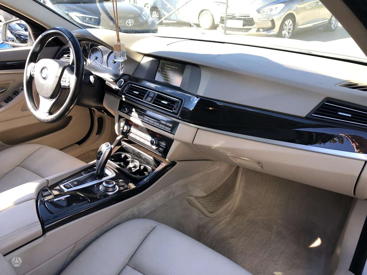 BMW 520, 2.0 l., Седан