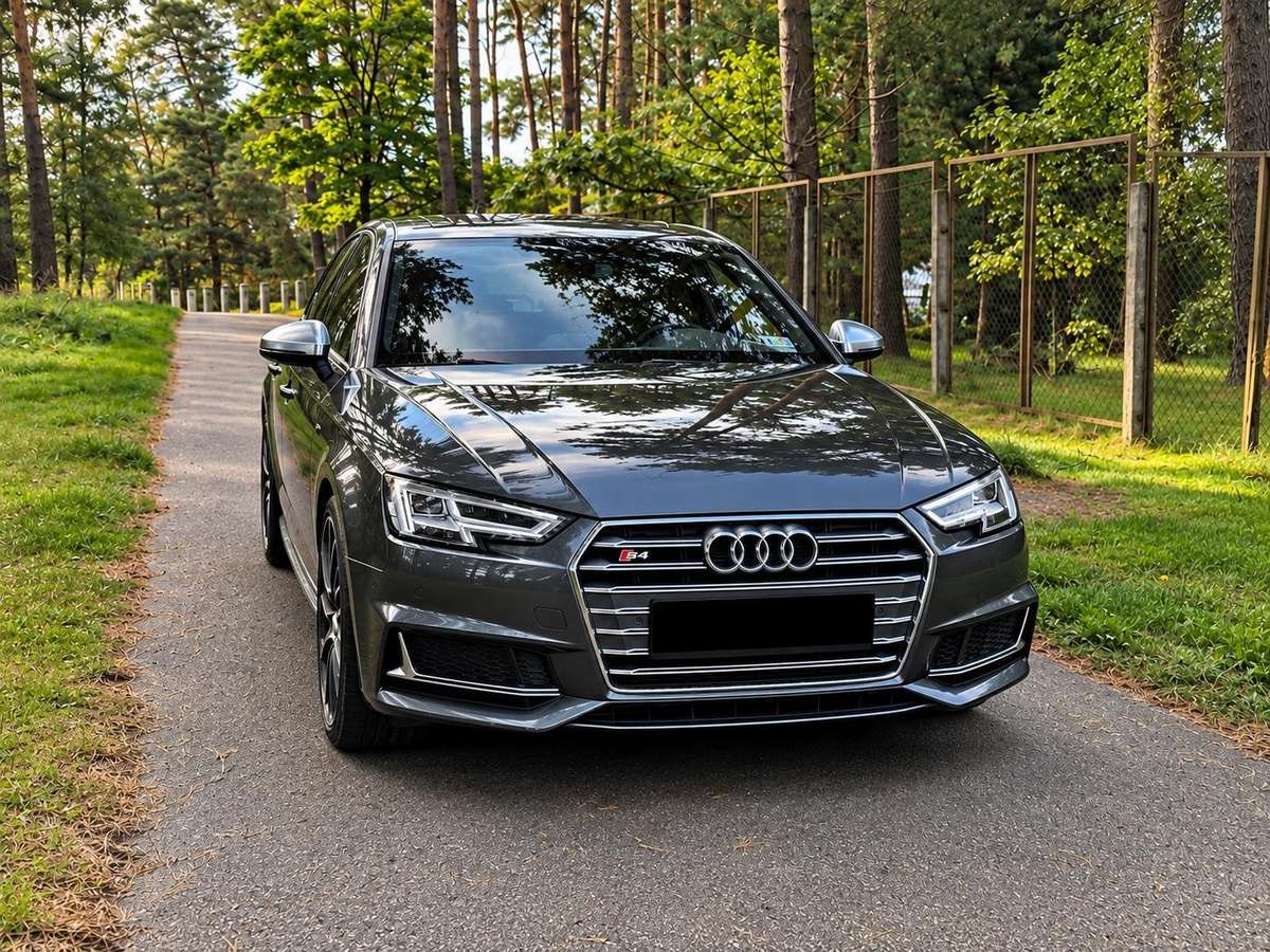 Audi S4, 3.0 l., Седан