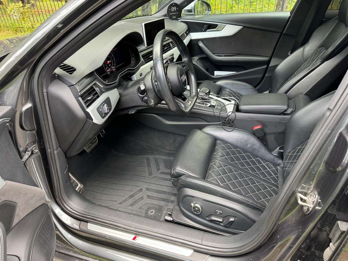Audi S4, 3.0 l., Седан