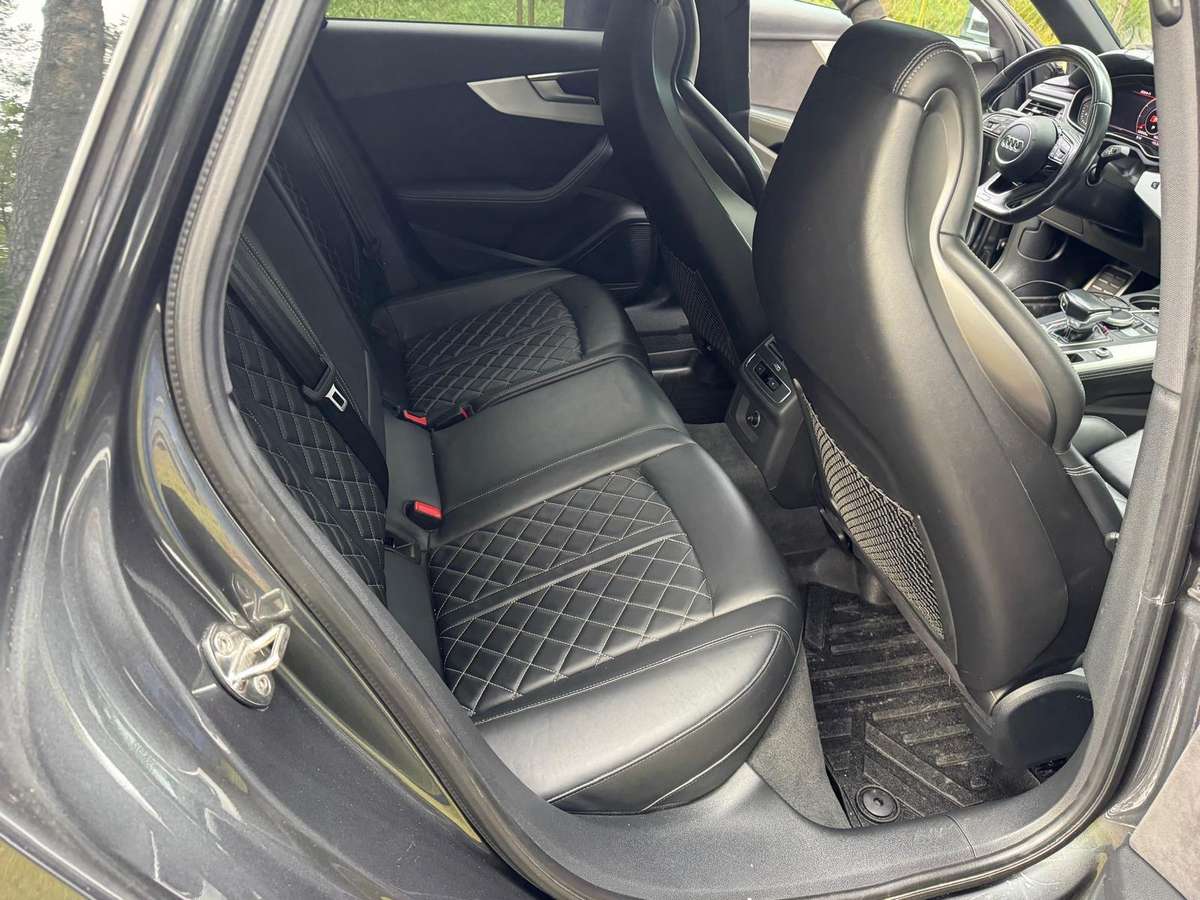 Audi S4, 3.0 l., Седан