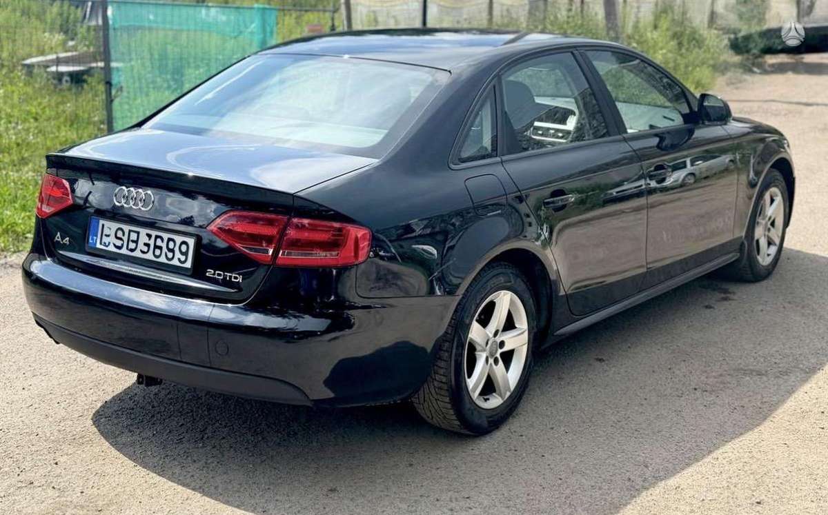 Audi A4, 2.0 l., Седан