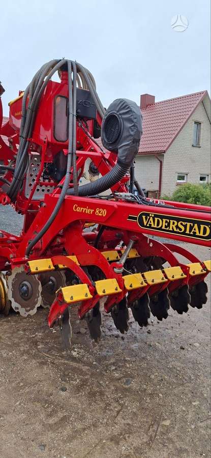 Vaderstad Carrier 820, žemės dirbimo / ruošimo technika