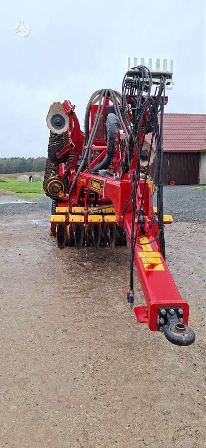 Vaderstad Carrier 820, žemės dirbimo / ruošimo technika