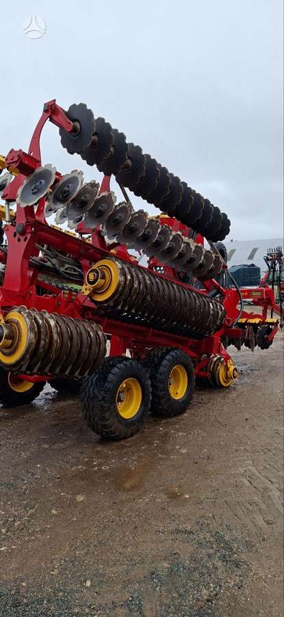 Vaderstad Carrier 820, žemės dirbimo / ruošimo technika