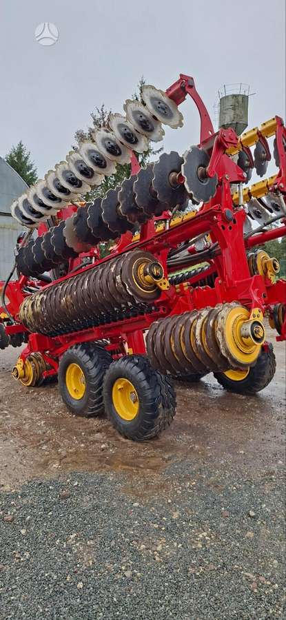 Vaderstad Carrier 820, žemės dirbimo / ruošimo technika