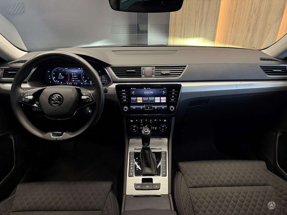 Skoda Superb, 2.0 l., hatchback