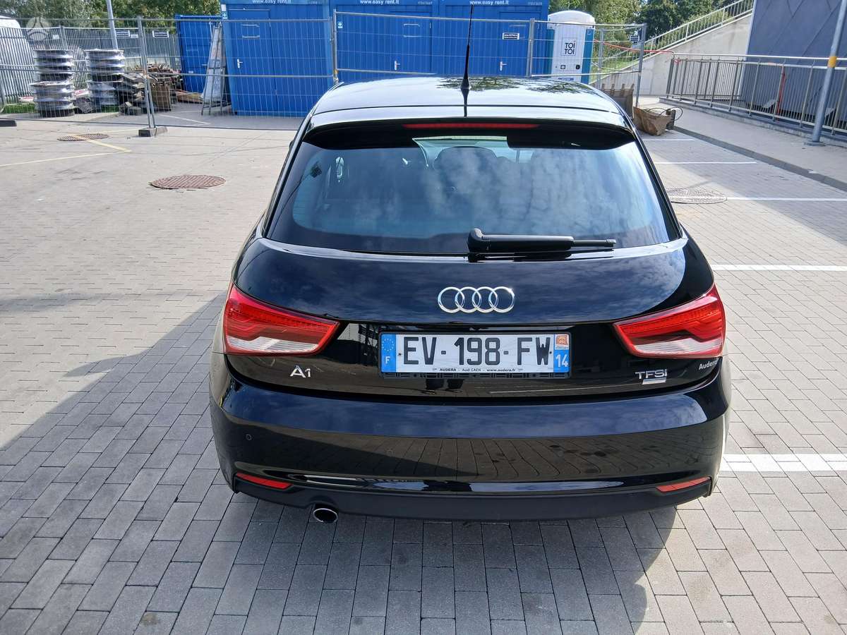 Audi A1, 1.0 l., hatchback