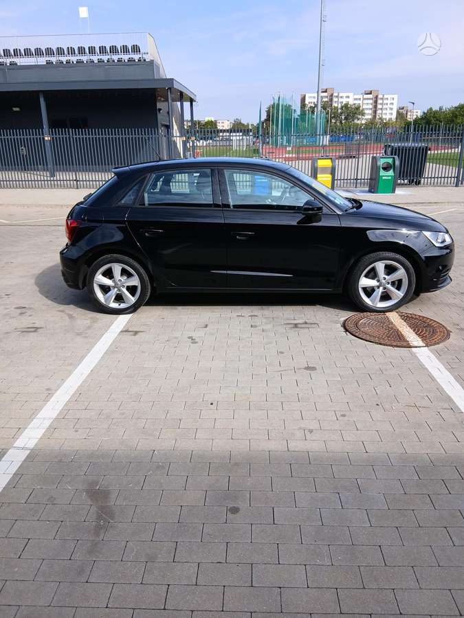 Audi A1, 1.0 l., hatchback
