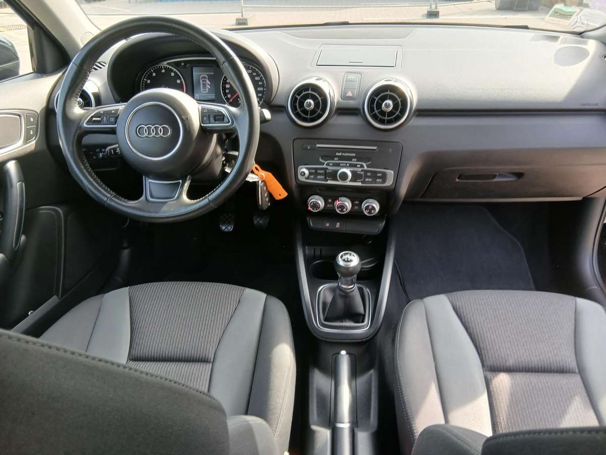 Audi A1, 1.0 l., hatchback
