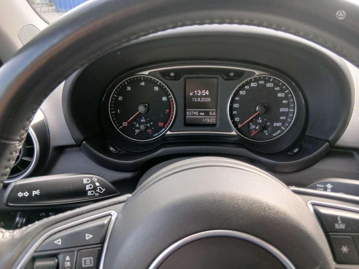 Audi A1, 1.0 l., hatchback