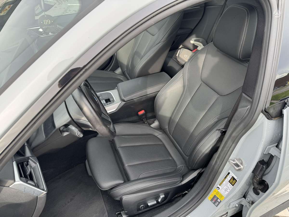 BMW i4, sedanas