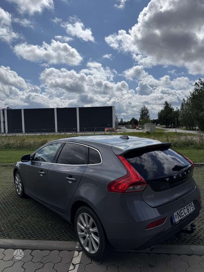 Volvo V40, 2.0 l., Хэтчбек