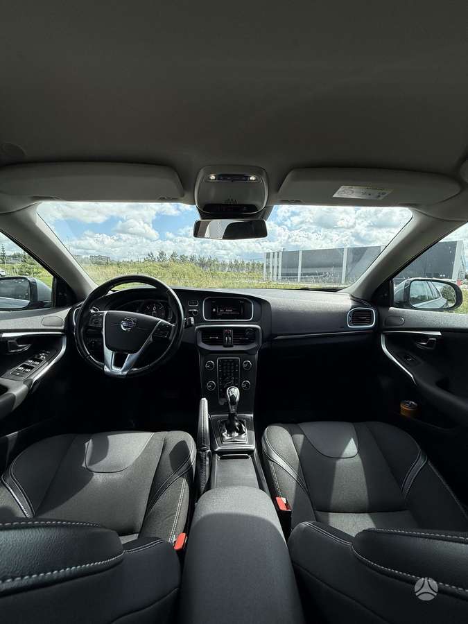 Volvo V40, 2.0 l., Хэтчбек