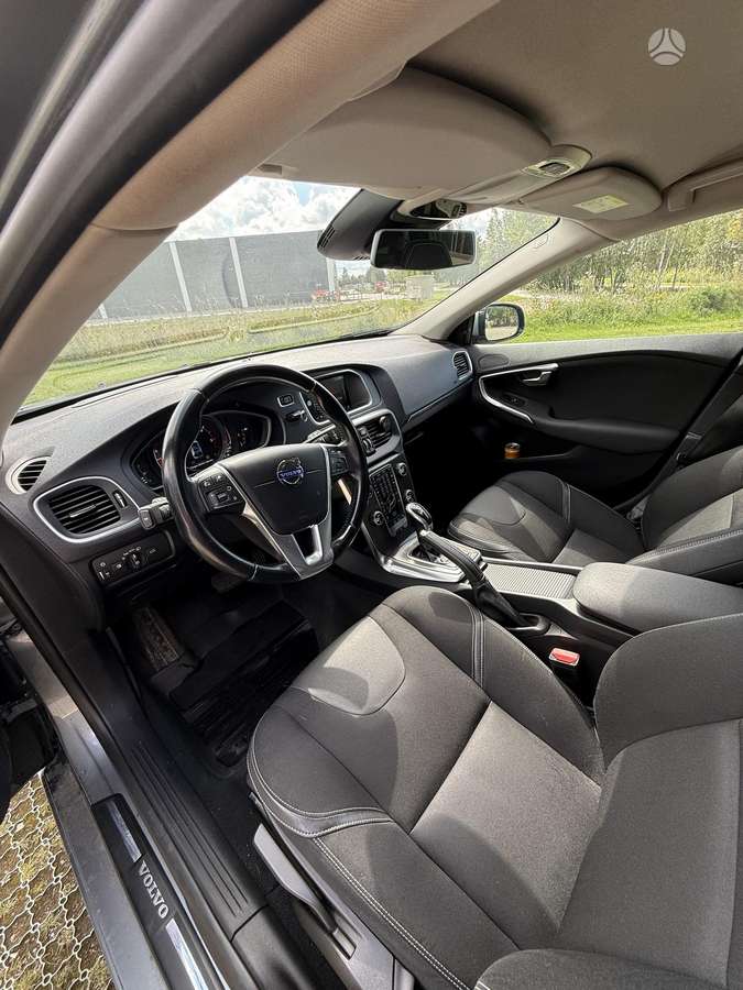 Volvo V40, 2.0 l., Хэтчбек