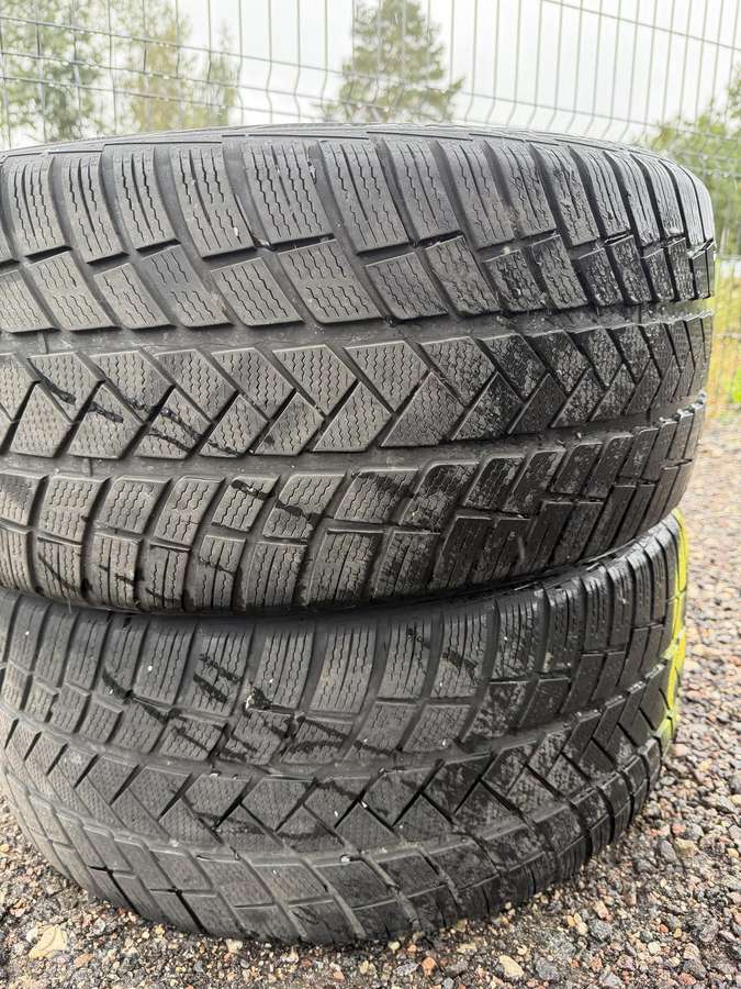 Vredestein, winter 265/40 R22