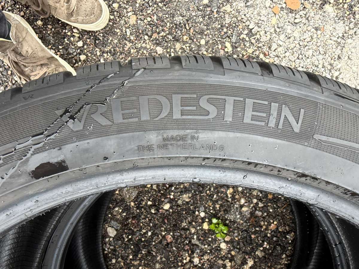 Vredestein, зимние 265/40 R22