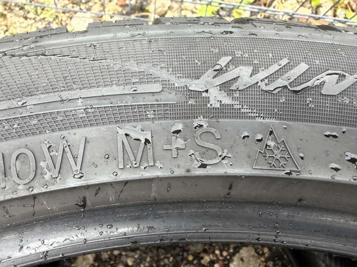 Vredestein, зимние 265/40 R22