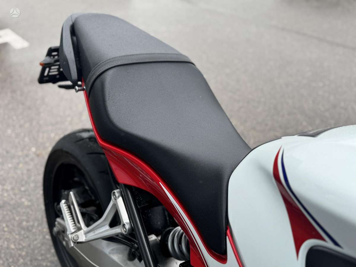 Honda CBR 650cc, street / classic