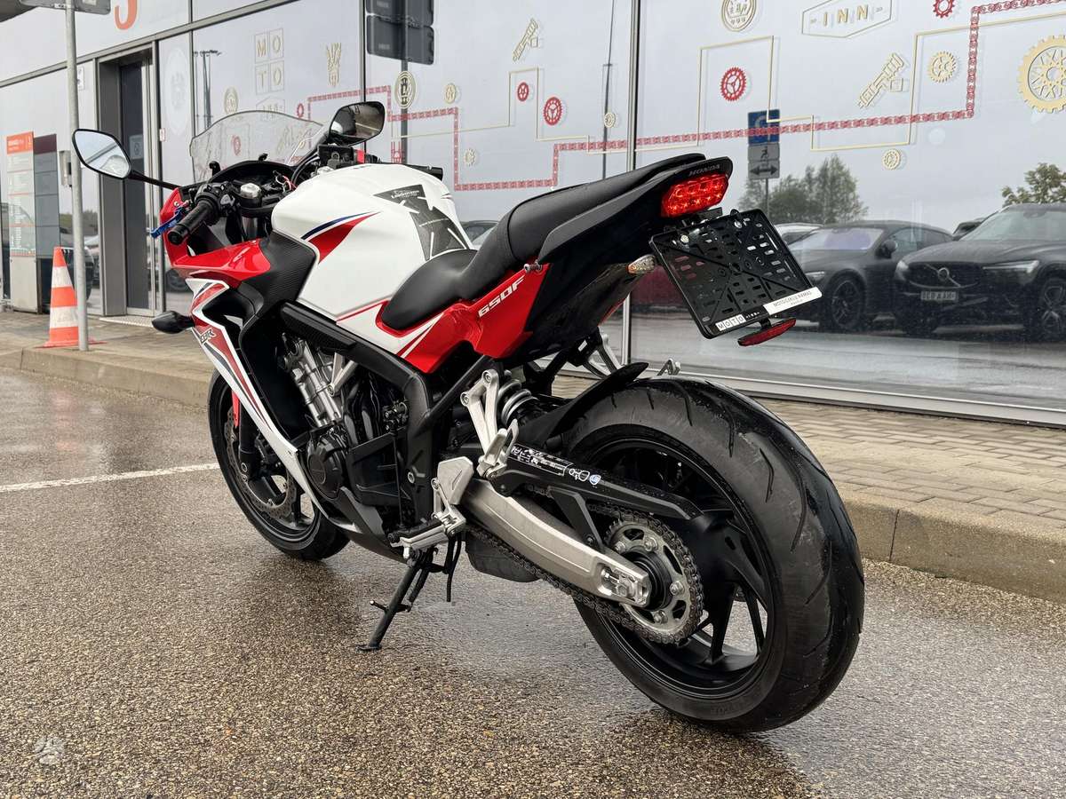 Honda CBR 650cc, street / classic