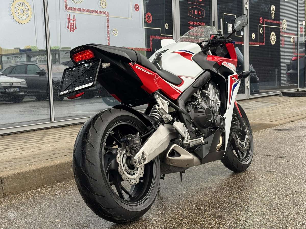 Honda CBR 650cc, street / classic