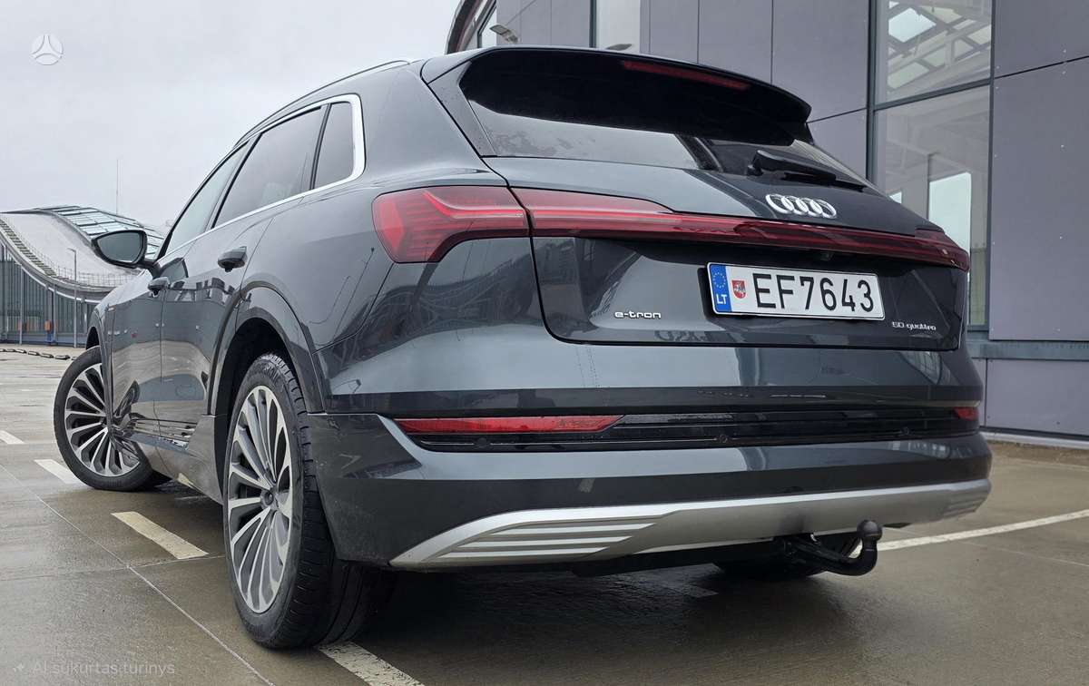 Audi e-tron, 71 kWh, off-road / crossover