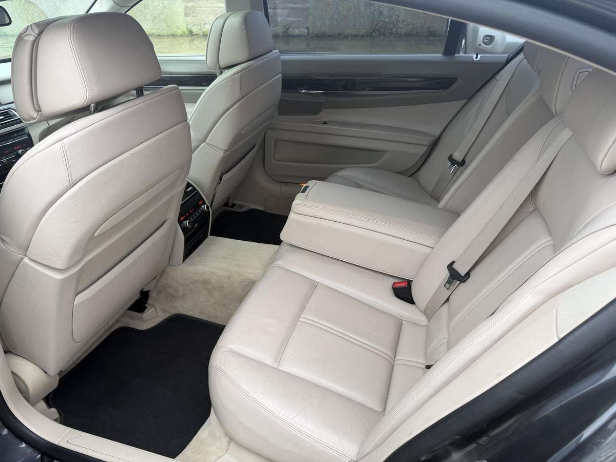 BMW 740