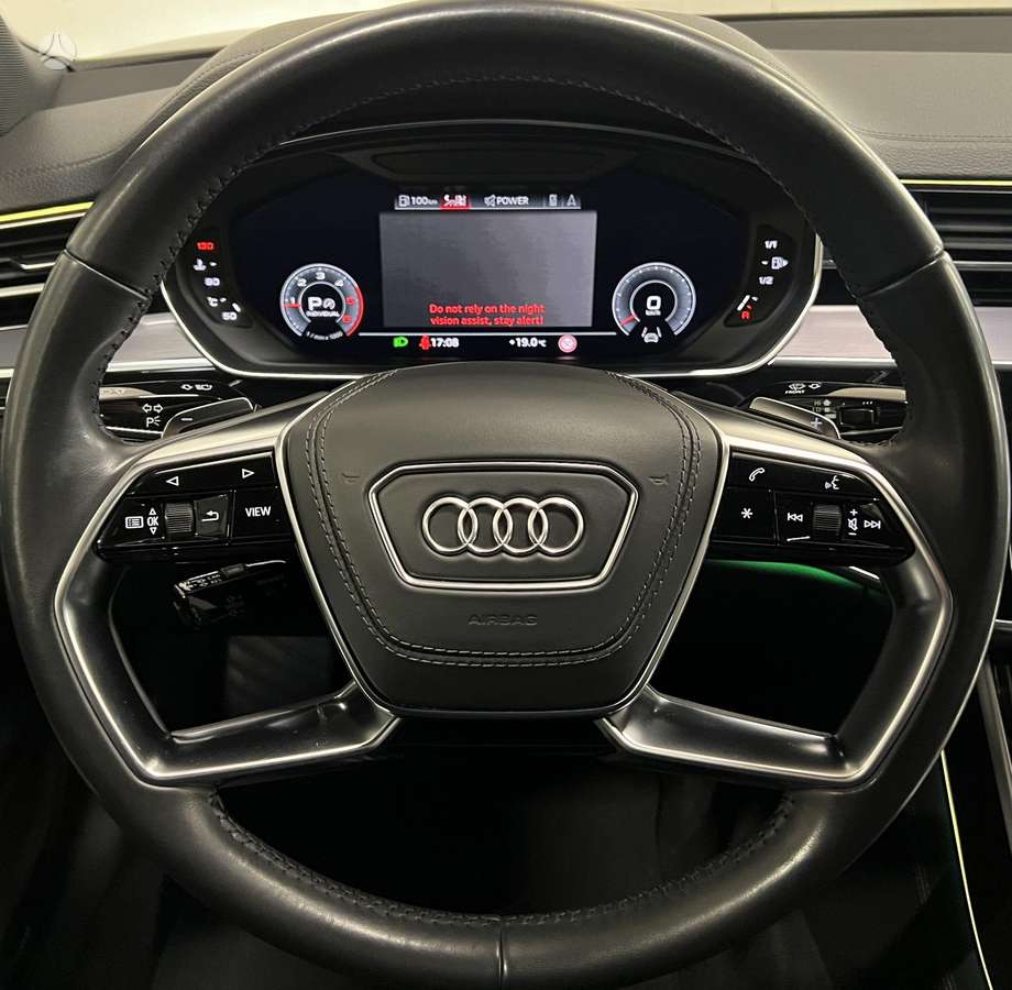 Audi A8, 3.0 l., Седан