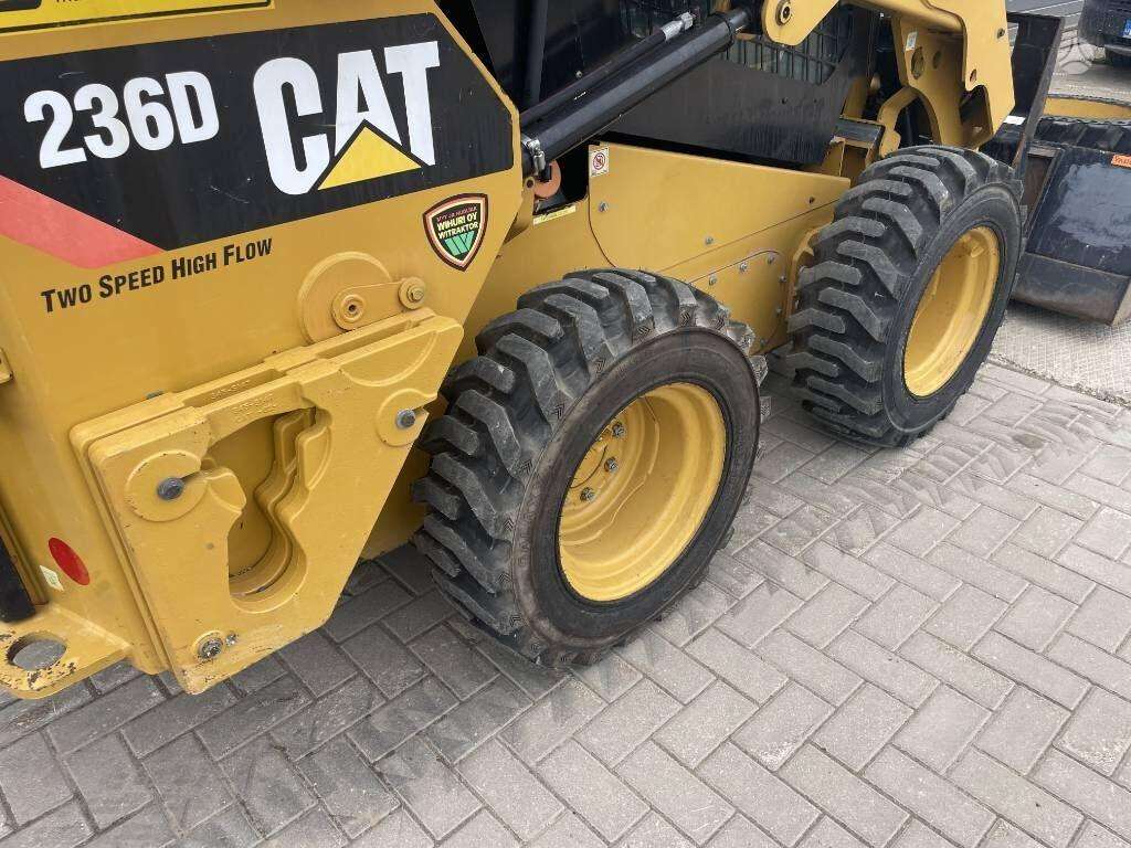 Caterpillar 236D, mini krautuvai