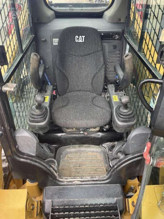Caterpillar 236D, mini krautuvai