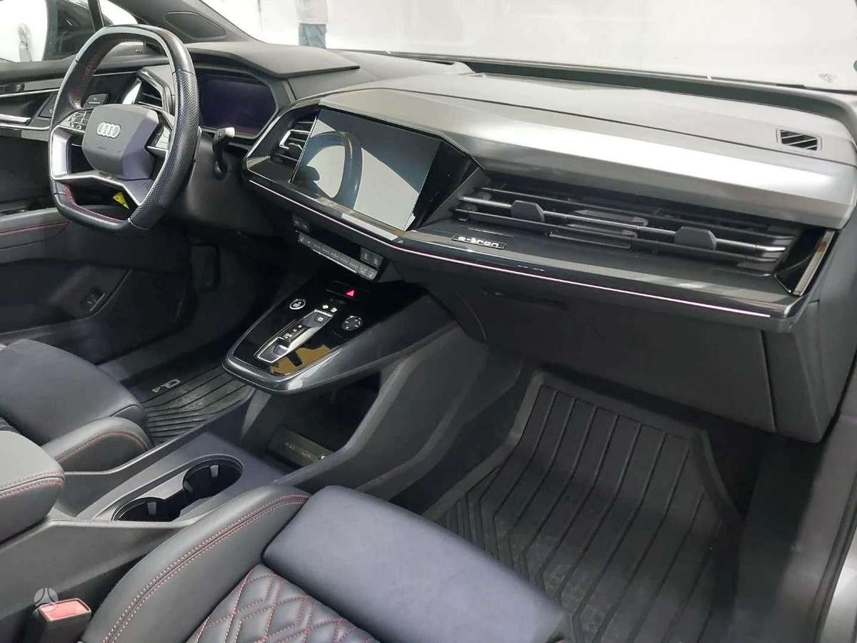 Audi Q4 e-tron, 82 kWh, off-road / crossover